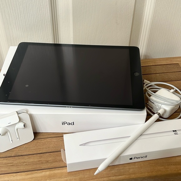 ‼️DEAL Like new, hardly used Apple iPad (10.2-inch, Wi-Fi, 128GB) - Space Gray